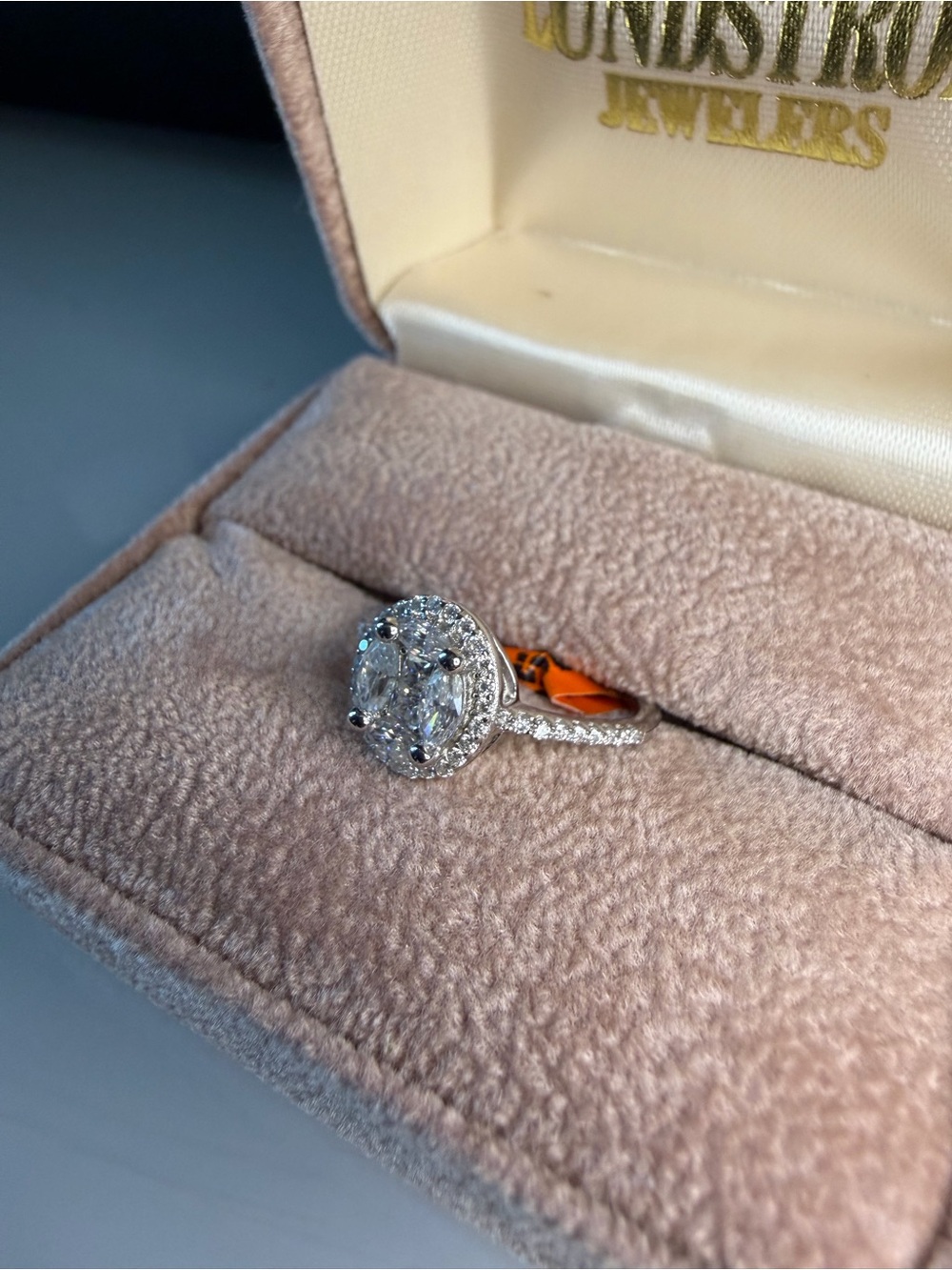 Diamond Halo 1CTW Moissanite Ring - 925 Sterling Silver size 6 - Picture 4 of 7